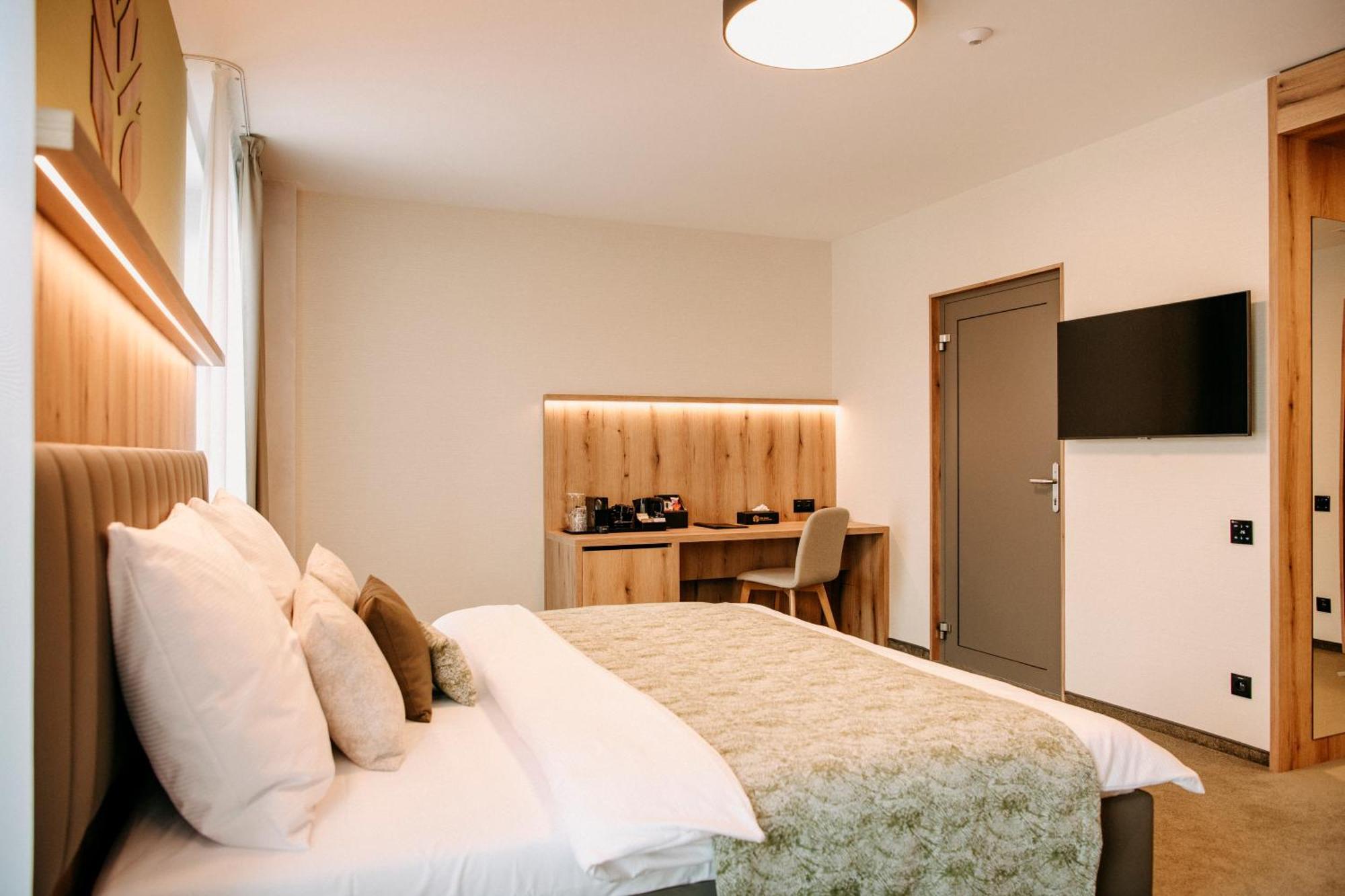 Rm Hotel Wellness & Congress Prievidza Exterior foto
