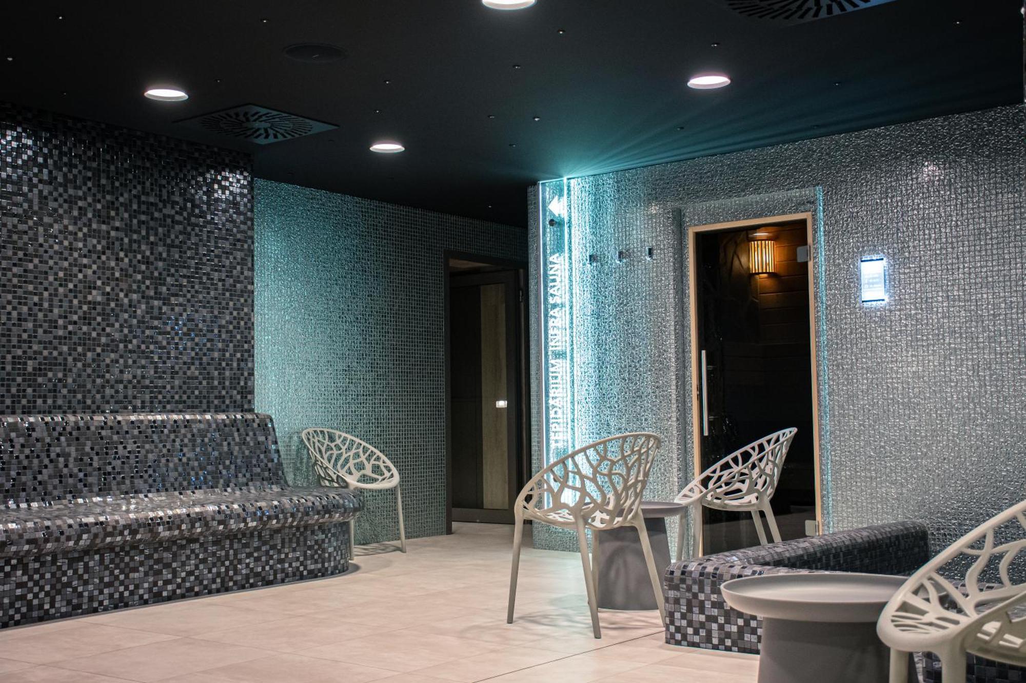 Rm Hotel Wellness & Congress Prievidza Exterior foto
