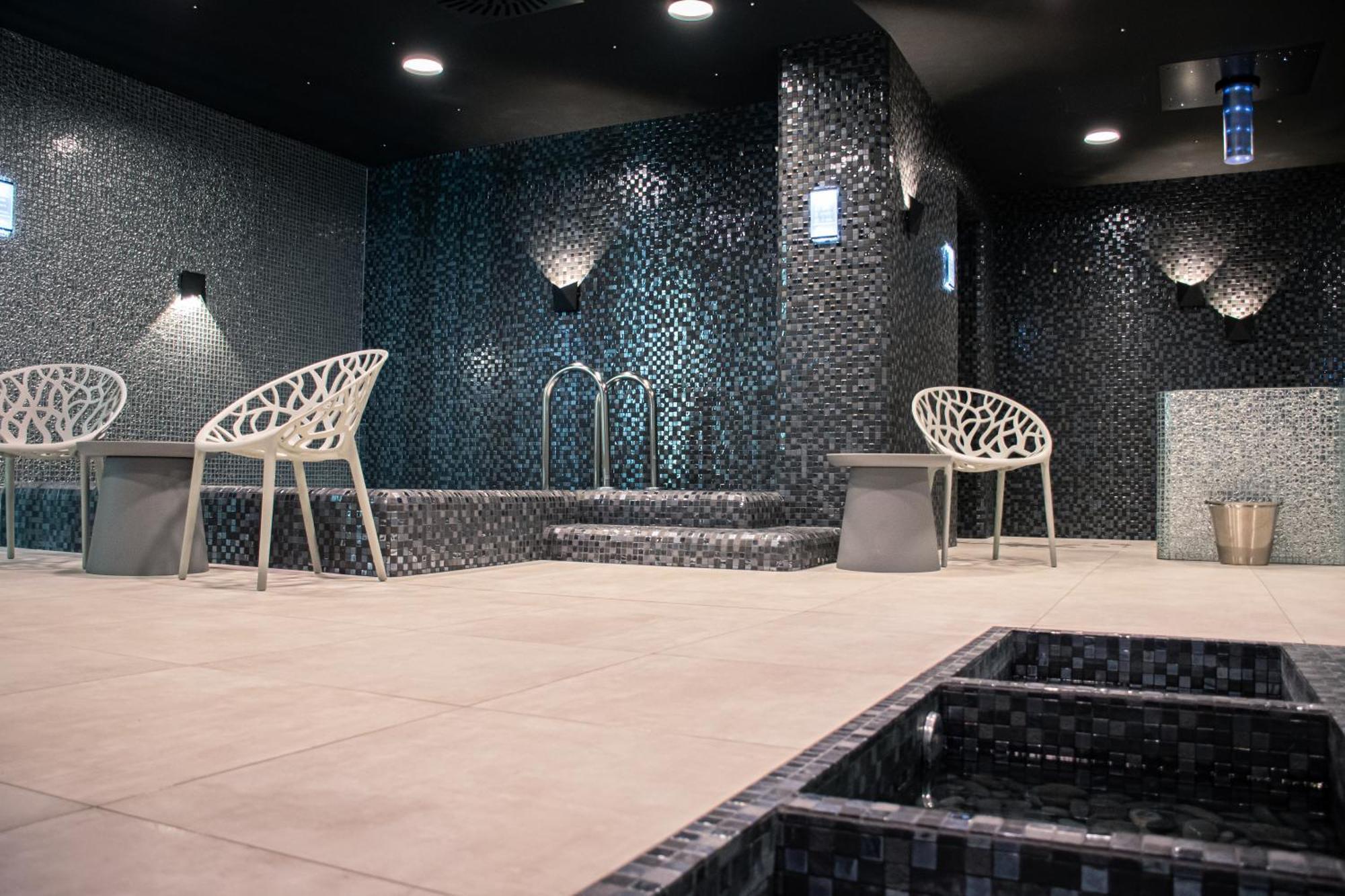 Rm Hotel Wellness & Congress Prievidza Exterior foto