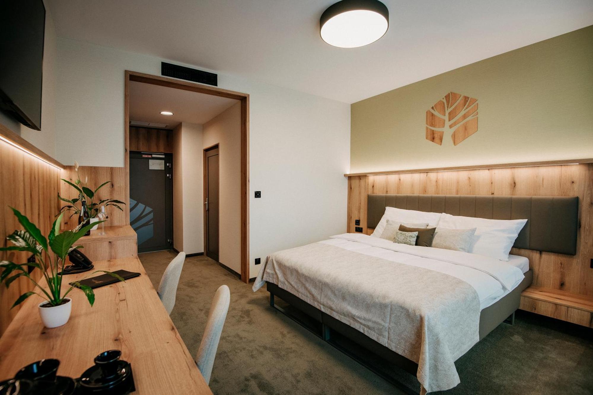 Rm Hotel Wellness & Congress Prievidza Exterior foto