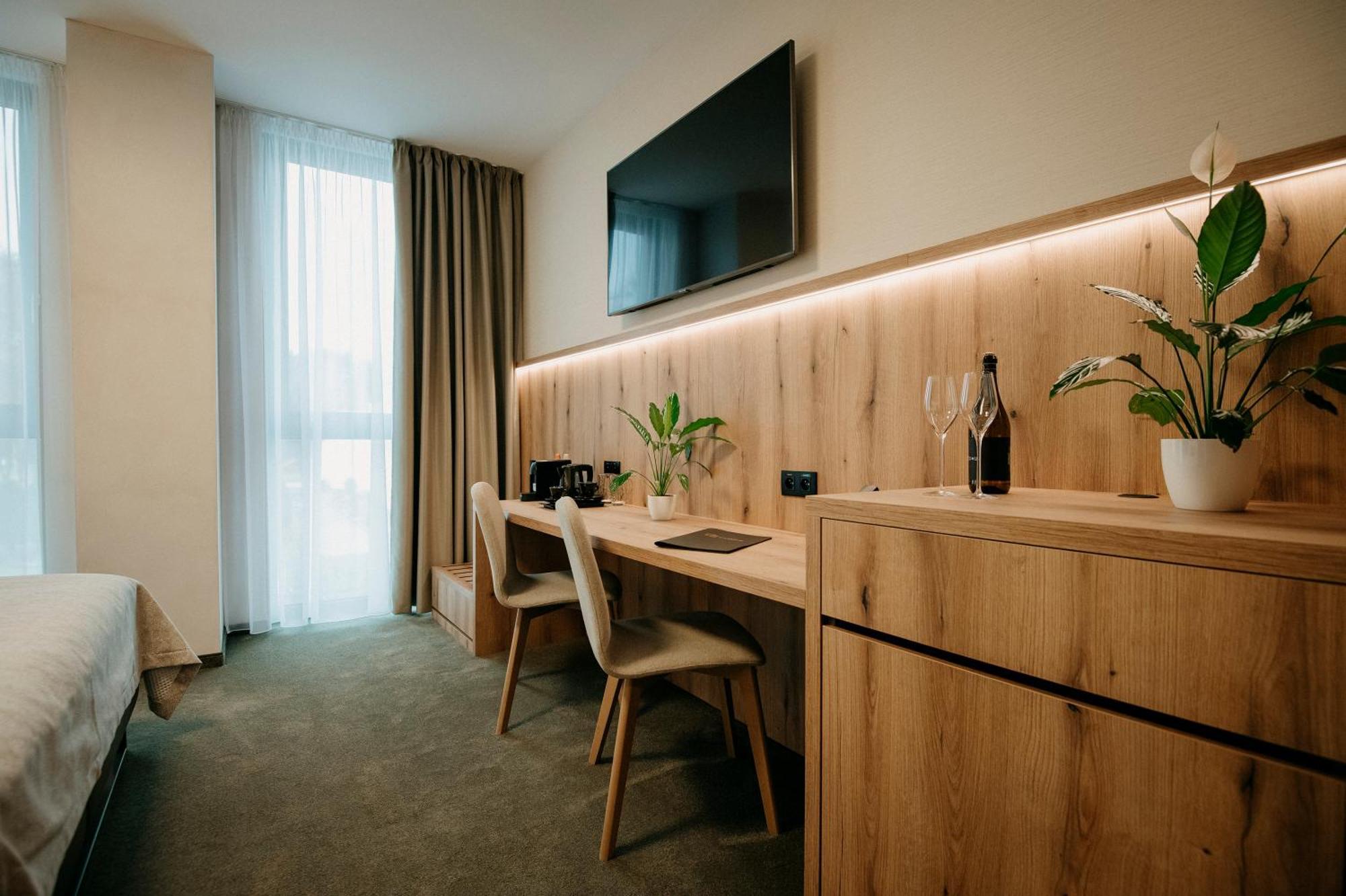 Rm Hotel Wellness & Congress Prievidza Exterior foto